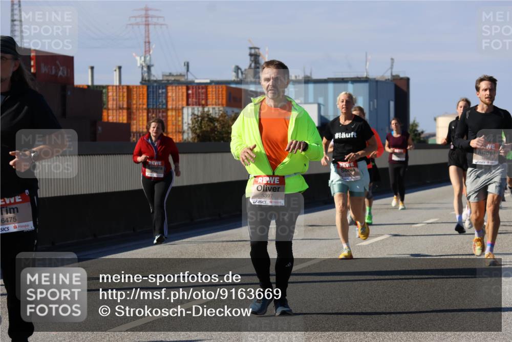 03.10.2025 - Köhlbrandbrückenlauf Strokosch-Dieckow http://msf.ph/oto/9163669 03.10.2025 13:03:51 Position 3 6475, 5397, 4481 meine-sportfotos.de