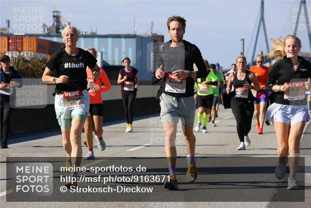 03.10.2025 - Köhlbrandbrückenlauf Strokosch-Dieckow http://msf.ph/oto/9163671 03.10.2025 13:03:53 Position 3 6186, 4481, 4482 meine-sportfotos.de