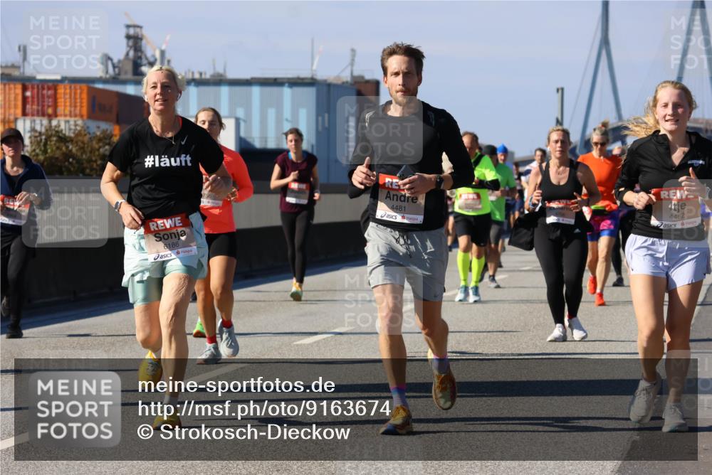 03.10.2025 - Köhlbrandbrückenlauf Strokosch-Dieckow http://msf.ph/oto/9163674 03.10.2025 13:03:53 Position 3 4481, 6186, 4482 meine-sportfotos.de