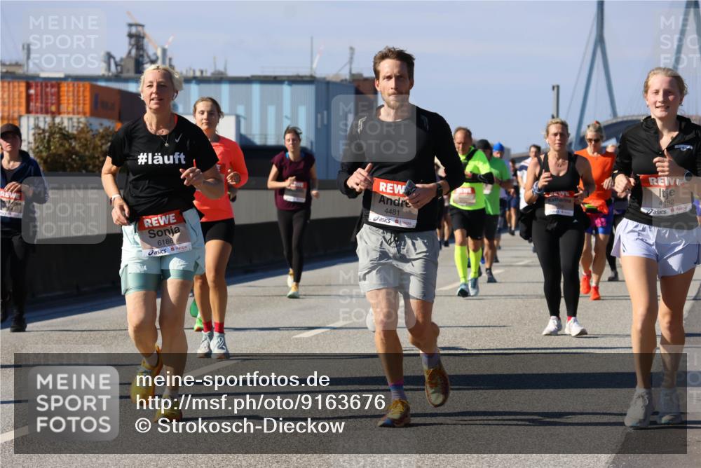03.10.2025 - Köhlbrandbrückenlauf Strokosch-Dieckow http://msf.ph/oto/9163676 03.10.2025 13:03:53 Position 3 6186, 4481, 4482 meine-sportfotos.de