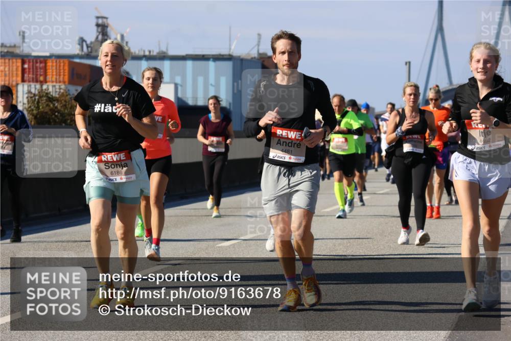 03.10.2025 - Köhlbrandbrückenlauf Strokosch-Dieckow http://msf.ph/oto/9163678 03.10.2025 13:03:53 Position 3 6186, 4481, 4482 meine-sportfotos.de