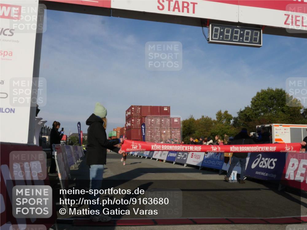 03.10.2025 - Köhlbrandbrückenlauf Matties Gatica Varas http://msf.ph/oto/9163680 03.10.2025 09:43:03 Ziel 3769 meine-sportfotos.de
