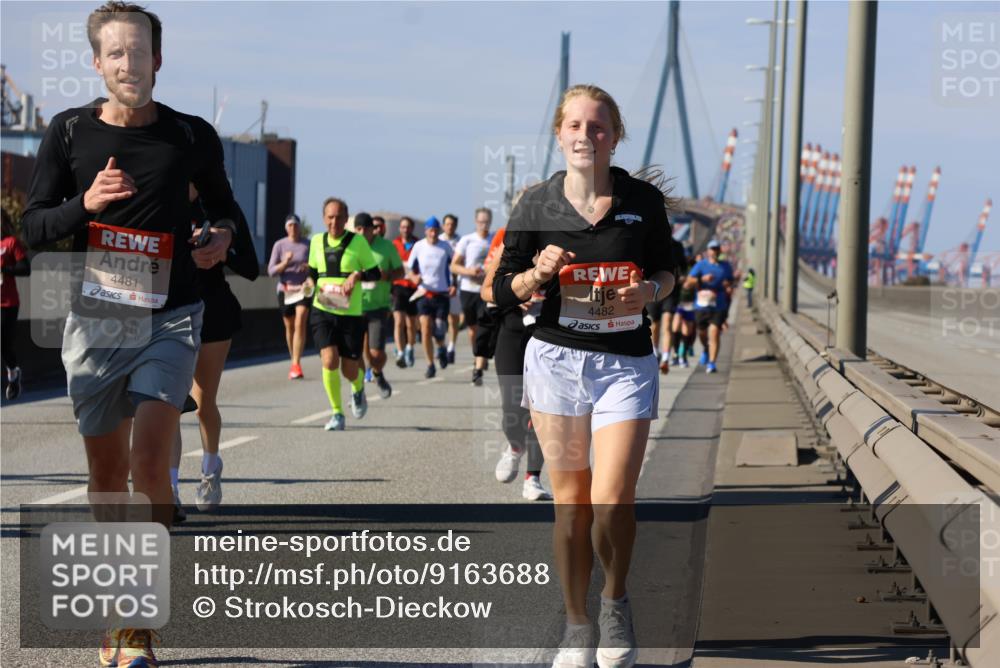 03.10.2025 - Köhlbrandbrückenlauf Strokosch-Dieckow http://msf.ph/oto/9163688 03.10.2025 13:03:55 Position 3 4481, 4482 meine-sportfotos.de