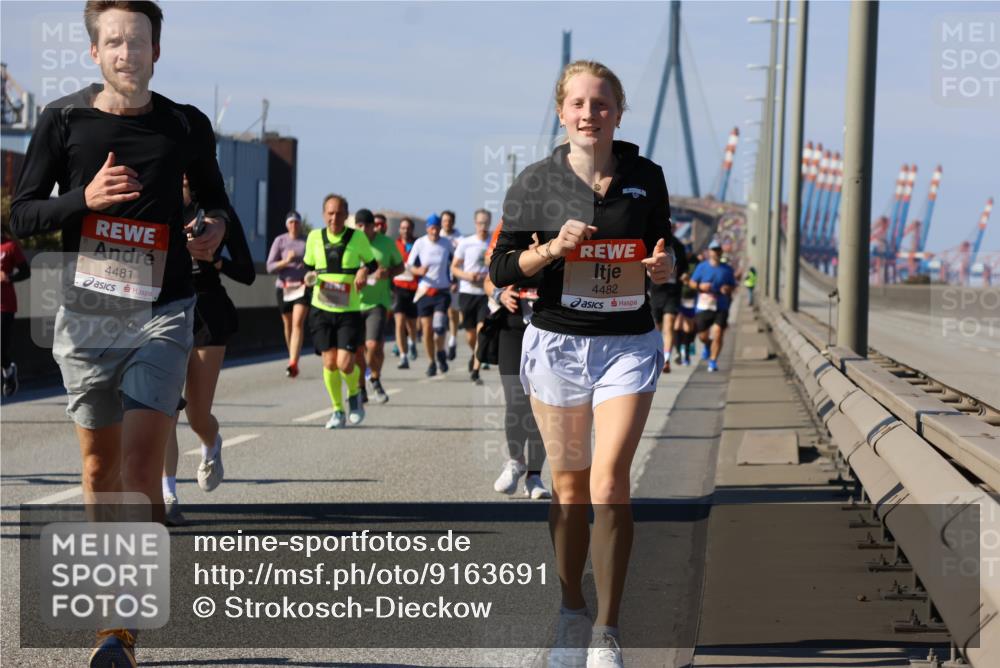 03.10.2025 - Köhlbrandbrückenlauf Strokosch-Dieckow http://msf.ph/oto/9163691 03.10.2025 13:03:55 Position 3 4481, 4482 meine-sportfotos.de
