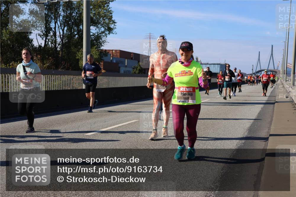 03.10.2025 - Köhlbrandbrückenlauf Strokosch-Dieckow http://msf.ph/oto/9163734 03.10.2025 13:04:16 Position 3 5619, 6188, 5929 meine-sportfotos.de