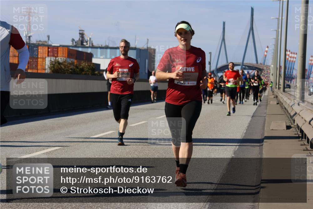 03.10.2025 - Köhlbrandbrückenlauf Strokosch-Dieckow http://msf.ph/oto/9163762 03.10.2025 13:04:22 Position 3 901, 6807 meine-sportfotos.de