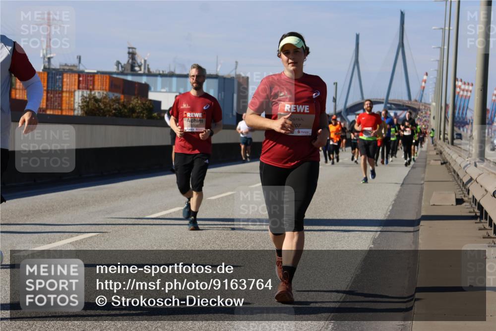 03.10.2025 - Köhlbrandbrückenlauf Strokosch-Dieckow http://msf.ph/oto/9163764 03.10.2025 13:04:23 Position 3 901, 207 meine-sportfotos.de