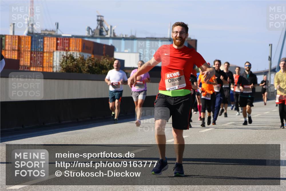 03.10.2025 - Köhlbrandbrückenlauf Strokosch-Dieckow http://msf.ph/oto/9163777 03.10.2025 13:04:30 Position 3 6202 meine-sportfotos.de