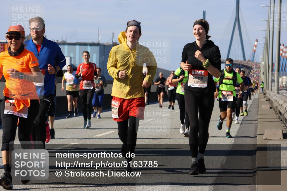 03.10.2025 - Köhlbrandbrückenlauf Strokosch-Dieckow http://msf.ph/oto/9163785 03.10.2025 13:04:38 Position 3 62, 22, 5125 meine-sportfotos.de
