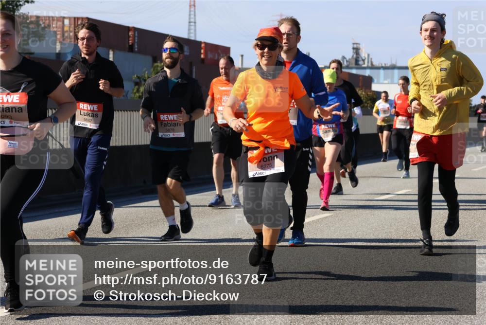03.10.2025 - Köhlbrandbrückenlauf Strokosch-Dieckow http://msf.ph/oto/9163787 03.10.2025 13:04:39 Position 3 093, 5882, 5878, 6275 meine-sportfotos.de