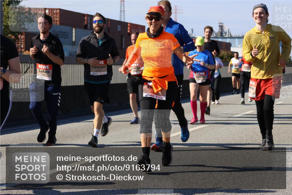 03.10.2025 - Köhlbrandbrückenlauf Strokosch-Dieckow http://msf.ph/oto/9163794 03.10.2025 13:04:39 Position 3 5878, 5882, 5712, 22 meine-sportfotos.de