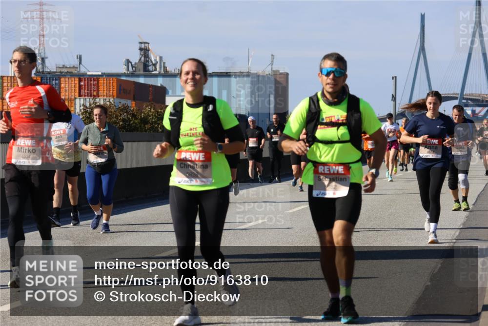 03.10.2025 - Köhlbrandbrückenlauf Strokosch-Dieckow http://msf.ph/oto/9163810 03.10.2025 13:04:43 Position 3 4904, 5922, 82, 4673 meine-sportfotos.de