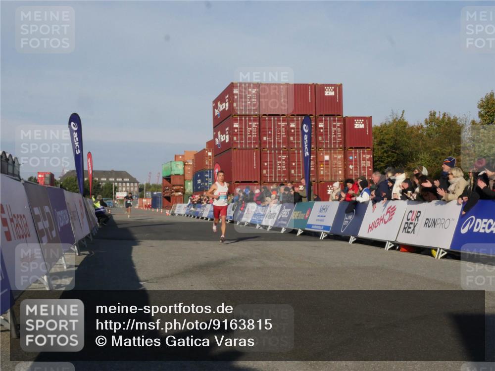 03.10.2025 - Köhlbrandbrückenlauf Matties Gatica Varas http://msf.ph/oto/9163815 03.10.2025 09:46:54 Ziel 1013, 3760 meine-sportfotos.de