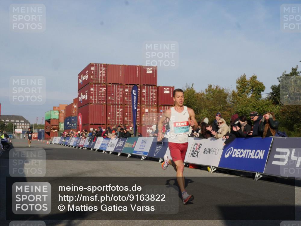 03.10.2025 - Köhlbrandbrückenlauf Matties Gatica Varas http://msf.ph/oto/9163822 03.10.2025 09:46:56 Ziel 1013, 3760 meine-sportfotos.de