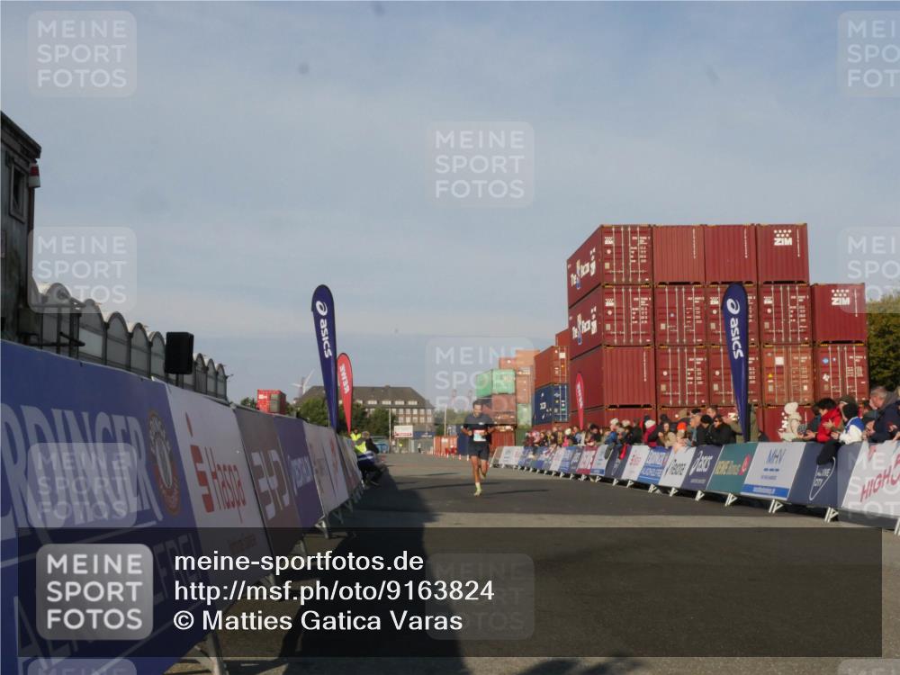 03.10.2025 - Köhlbrandbrückenlauf Matties Gatica Varas http://msf.ph/oto/9163824 03.10.2025 09:47:00 Ziel 3760 meine-sportfotos.de
