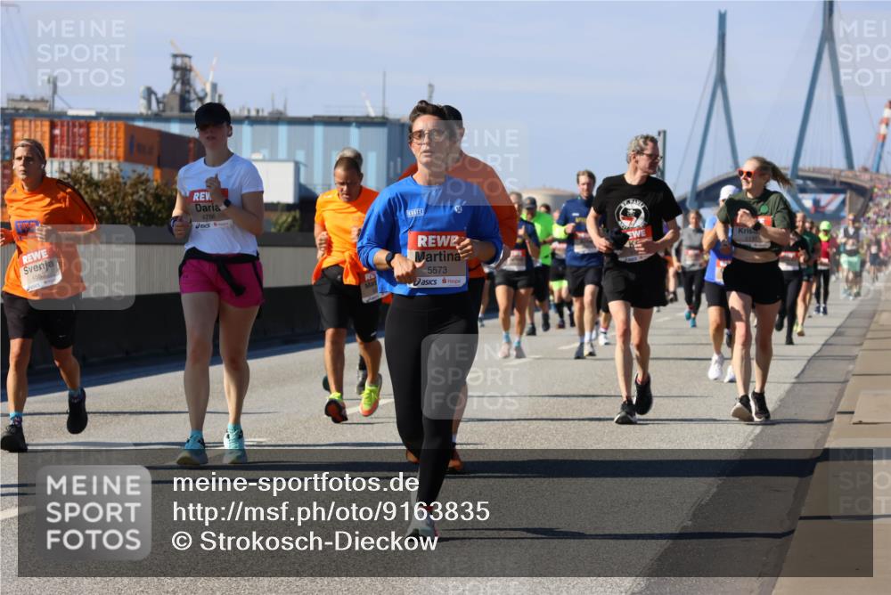 03.10.2025 - Köhlbrandbrückenlauf Strokosch-Dieckow http://msf.ph/oto/9163835 03.10.2025 13:04:56 Position 3 4553, 4786, 5573 meine-sportfotos.de
