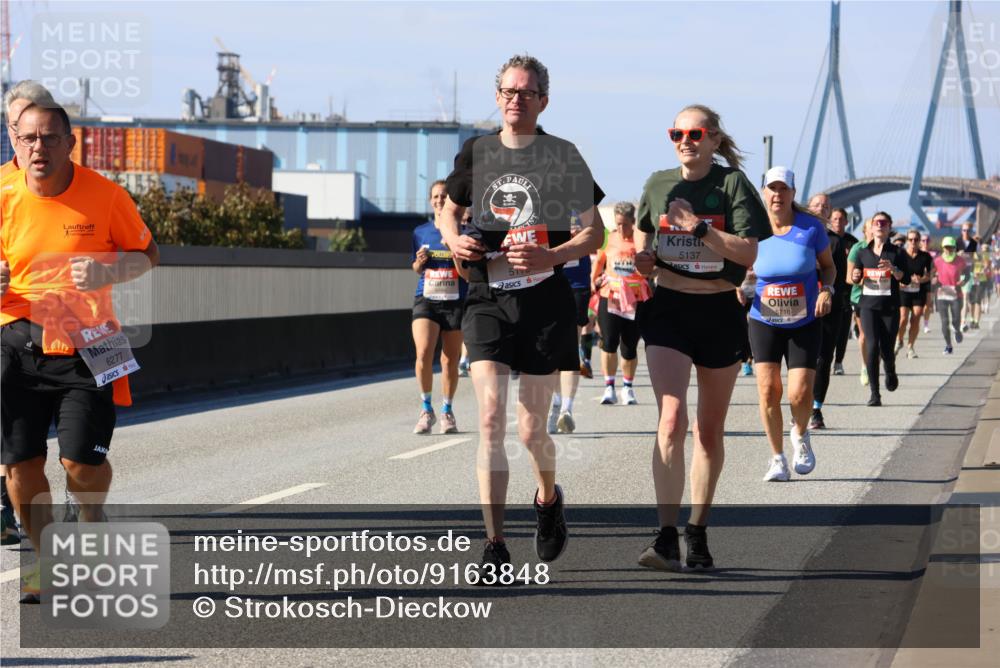 03.10.2025 - Köhlbrandbrückenlauf Strokosch-Dieckow http://msf.ph/oto/9163848 03.10.2025 13:05:00 Position 3 6277, 5137, 5716 meine-sportfotos.de