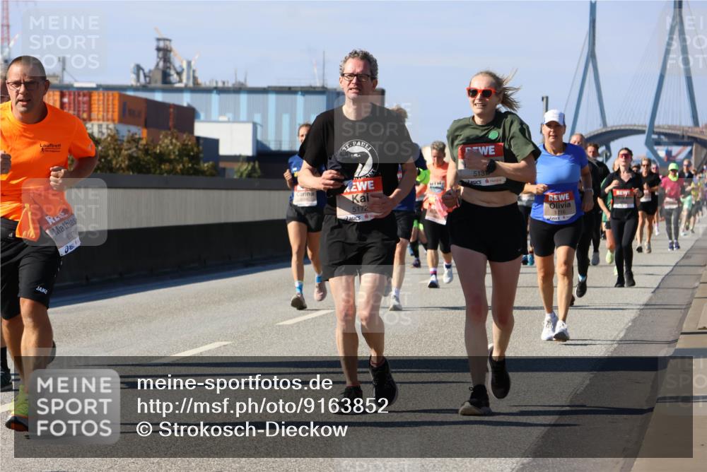 03.10.2025 - Köhlbrandbrückenlauf Strokosch-Dieckow http://msf.ph/oto/9163852 03.10.2025 13:05:00 Position 3 6277, 5172, 513, 5716 meine-sportfotos.de