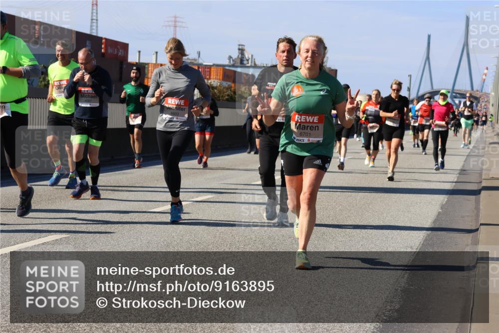 03.10.2025 - Köhlbrandbrückenlauf Strokosch-Dieckow http://msf.ph/oto/9163895 03.10.2025 13:05:13 Position 3 4587, 4603, 6701 meine-sportfotos.de