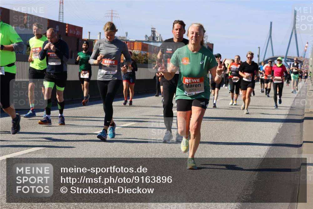 03.10.2025 - Köhlbrandbrückenlauf Strokosch-Dieckow http://msf.ph/oto/9163896 03.10.2025 13:05:13 Position 3 4587, 4603, 6701 meine-sportfotos.de