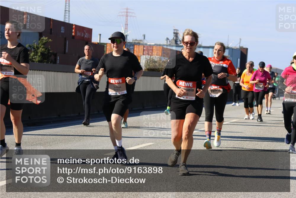03.10.2025 - Köhlbrandbrückenlauf Strokosch-Dieckow http://msf.ph/oto/9163898 03.10.2025 13:05:17 Position 3 5400, 6777, 9, 6430, 5004 meine-sportfotos.de