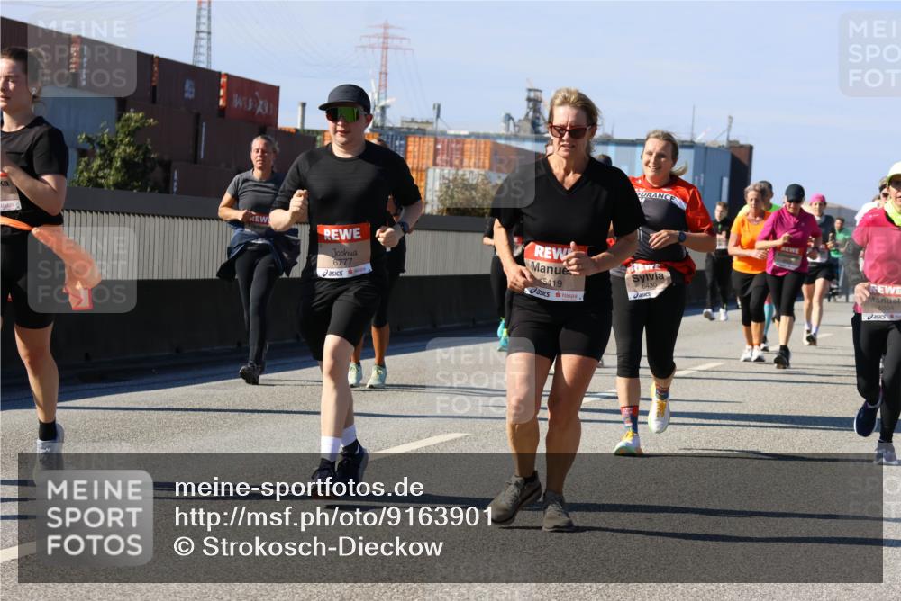03.10.2025 - Köhlbrandbrückenlauf Strokosch-Dieckow http://msf.ph/oto/9163901 03.10.2025 13:05:17 Position 3 6777, 5419, 6430, 5004 meine-sportfotos.de