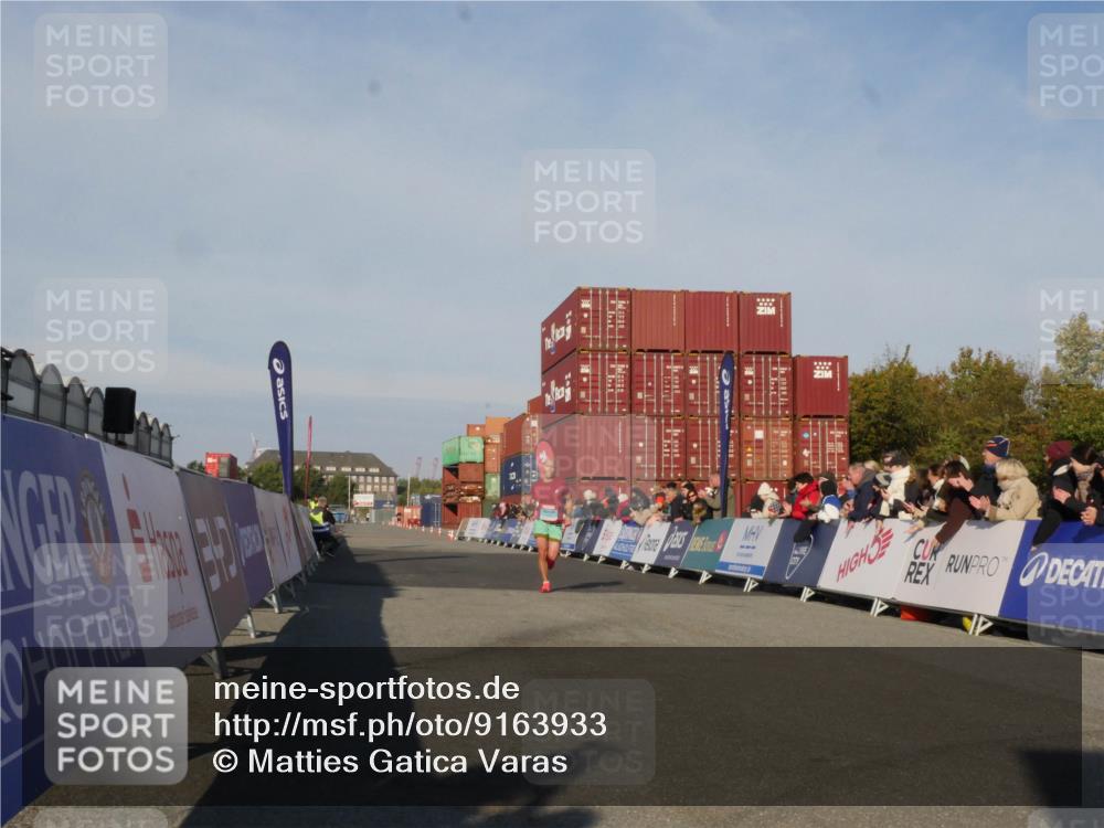 03.10.2025 - Köhlbrandbrückenlauf Matties Gatica Varas http://msf.ph/oto/9163933 03.10.2025 09:48:24 Ziel 2968 meine-sportfotos.de