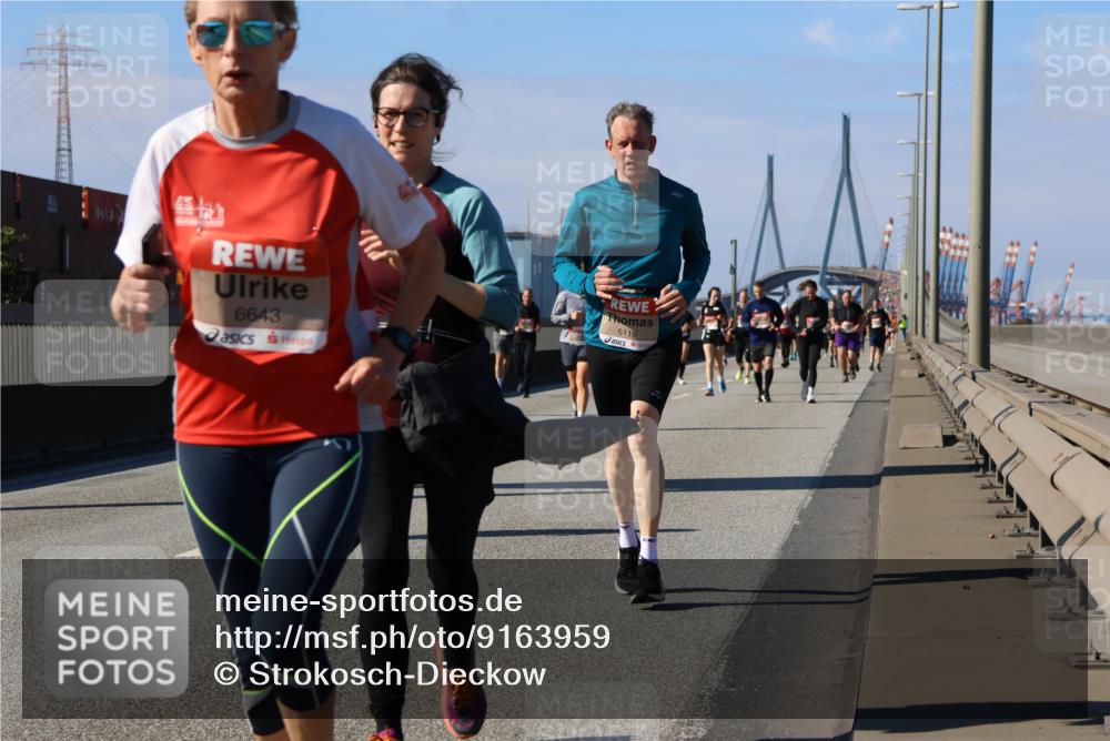 03.10.2025 - Köhlbrandbrückenlauf Strokosch-Dieckow http://msf.ph/oto/9163959 03.10.2025 13:05:40 Position 3 6643, 6119 meine-sportfotos.de