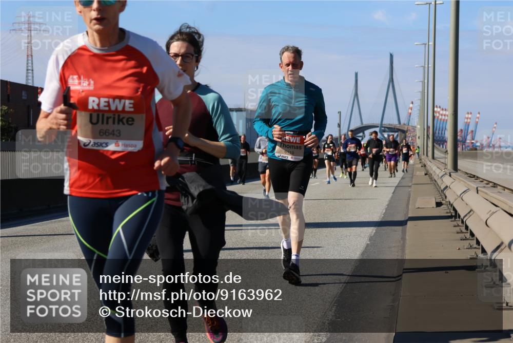 03.10.2025 - Köhlbrandbrückenlauf Strokosch-Dieckow http://msf.ph/oto/9163962 03.10.2025 13:05:40 Position 3 6643, 6119 meine-sportfotos.de