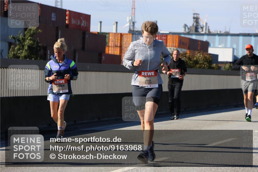 03.10.2025 - Köhlbrandbrückenlauf Strokosch-Dieckow http://msf.ph/oto/9163968 03.10.2025 13:05:46 Position 3 6673, 6728 meine-sportfotos.de