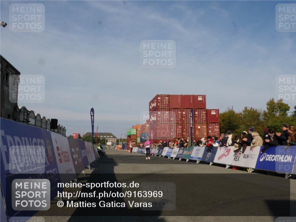 03.10.2025 - Köhlbrandbrückenlauf Matties Gatica Varas http://msf.ph/oto/9163969 03.10.2025 09:49:26 Ziel 1022, 3203 meine-sportfotos.de