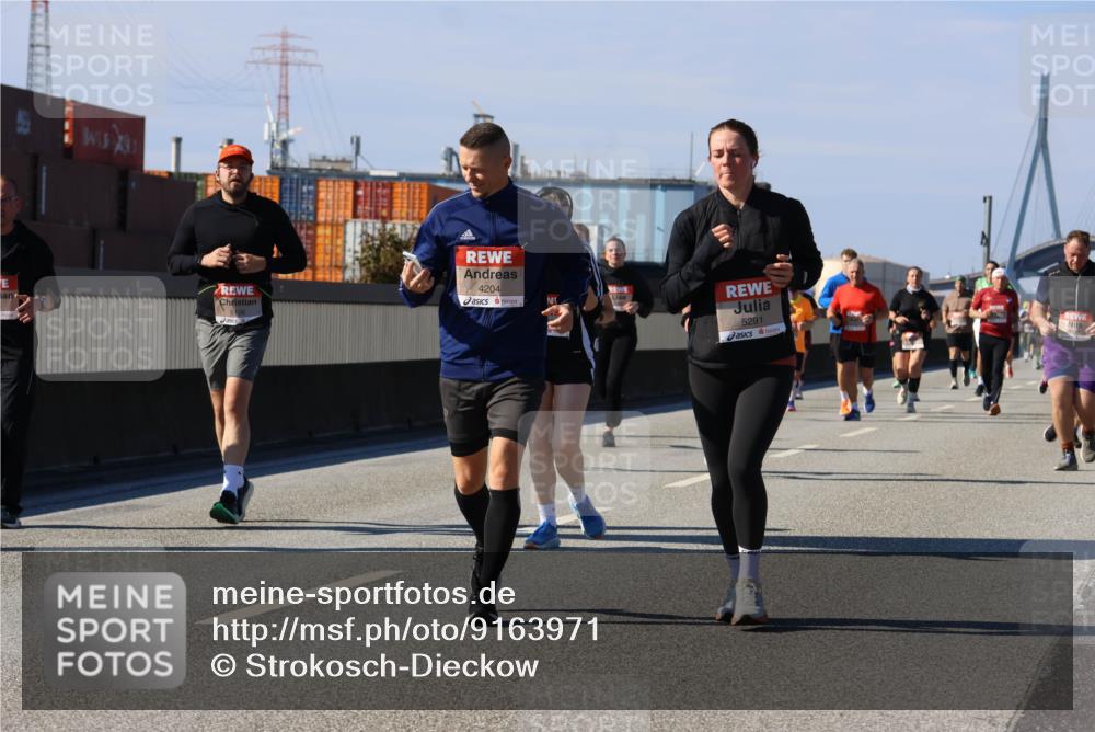03.10.2025 - Köhlbrandbrückenlauf Strokosch-Dieckow http://msf.ph/oto/9163971 03.10.2025 13:05:51 Position 3 4204, 5291 meine-sportfotos.de