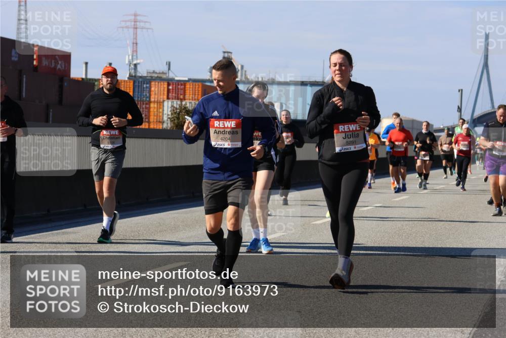 03.10.2025 - Köhlbrandbrückenlauf Strokosch-Dieckow http://msf.ph/oto/9163973 03.10.2025 13:05:51 Position 3 4204, 5106, 5291 meine-sportfotos.de