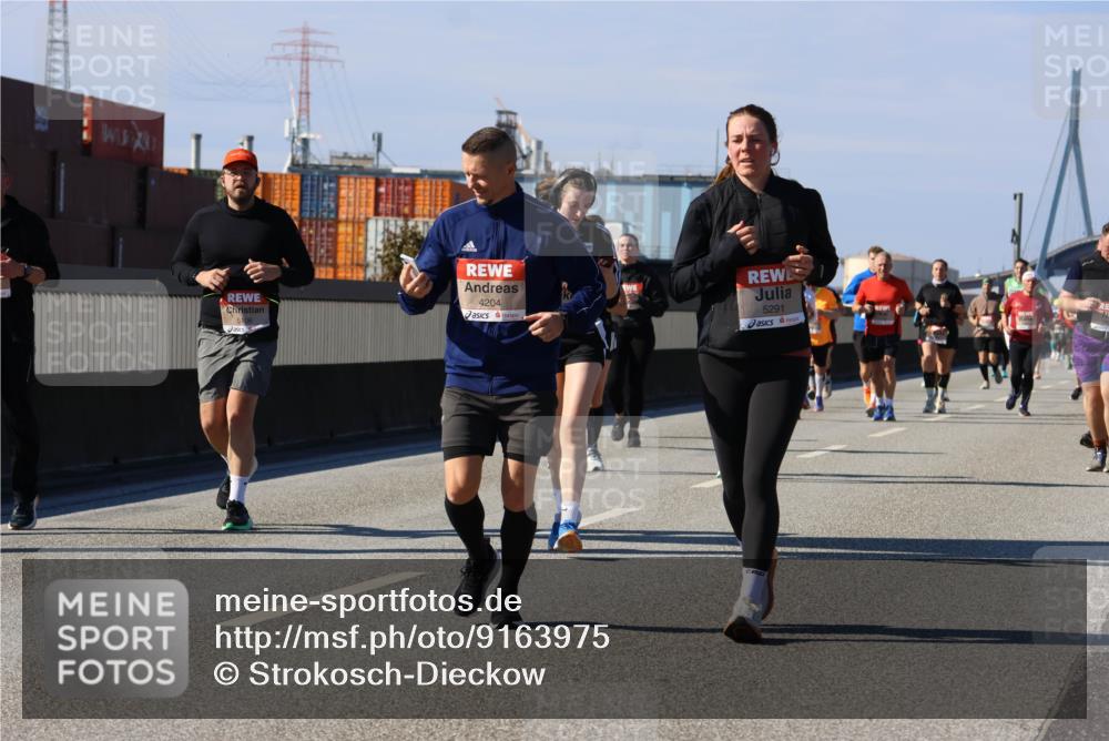 03.10.2025 - Köhlbrandbrückenlauf Strokosch-Dieckow http://msf.ph/oto/9163975 03.10.2025 13:05:51 Position 3 4204, 5291 meine-sportfotos.de