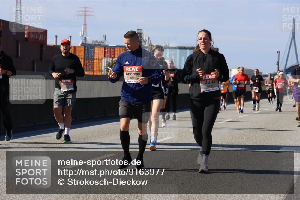03.10.2025 - Köhlbrandbrückenlauf Strokosch-Dieckow http://msf.ph/oto/9163977 03.10.2025 13:05:51 Position 3 5106, 4204, 5291 meine-sportfotos.de