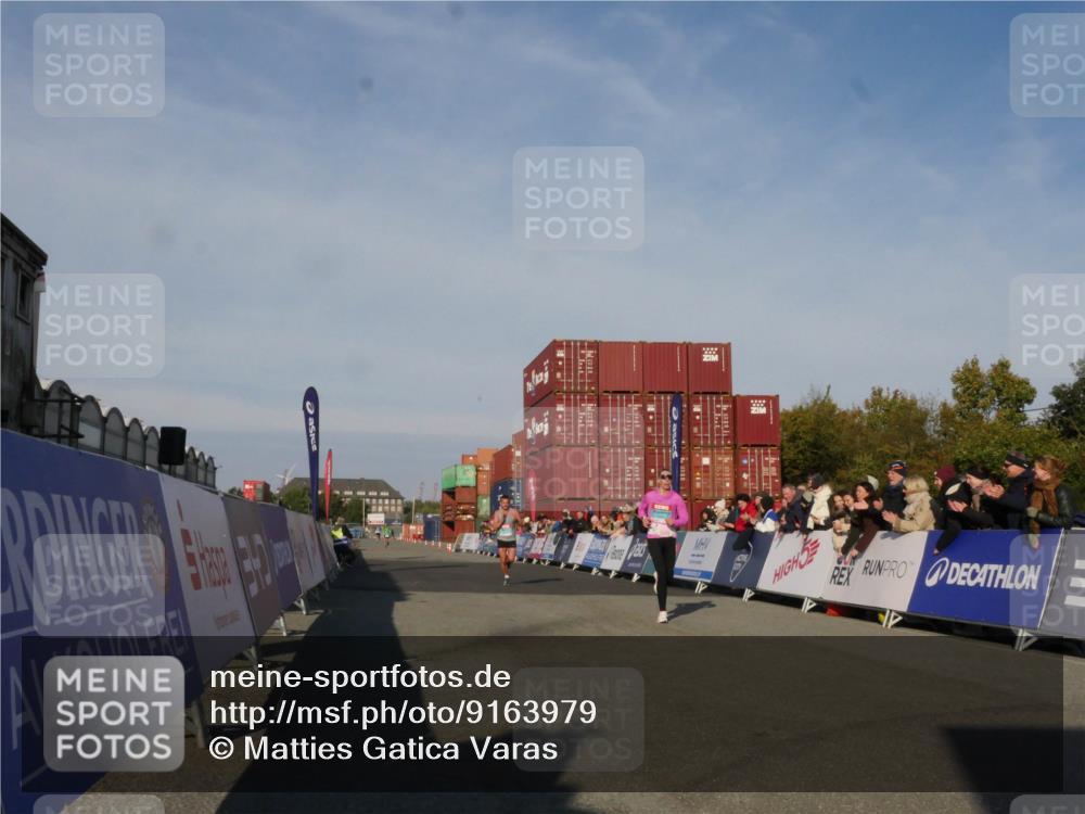 03.10.2025 - Köhlbrandbrückenlauf Matties Gatica Varas http://msf.ph/oto/9163979 03.10.2025 09:49:29 Ziel 1022, 3203 meine-sportfotos.de