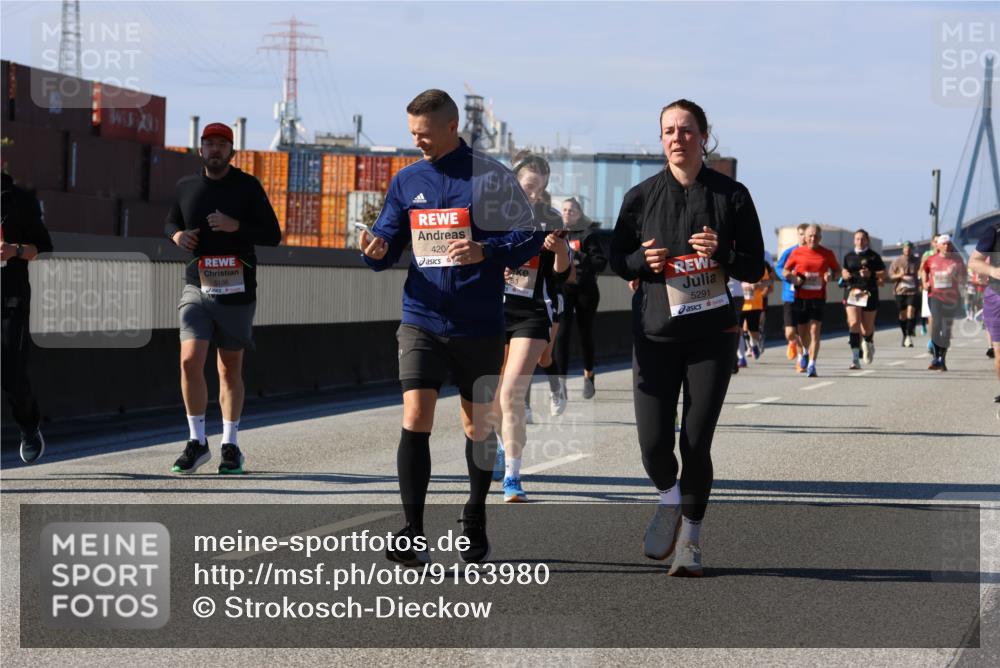 03.10.2025 - Köhlbrandbrückenlauf Strokosch-Dieckow http://msf.ph/oto/9163980 03.10.2025 13:05:51 Position 3 5106, 420, 5291 meine-sportfotos.de