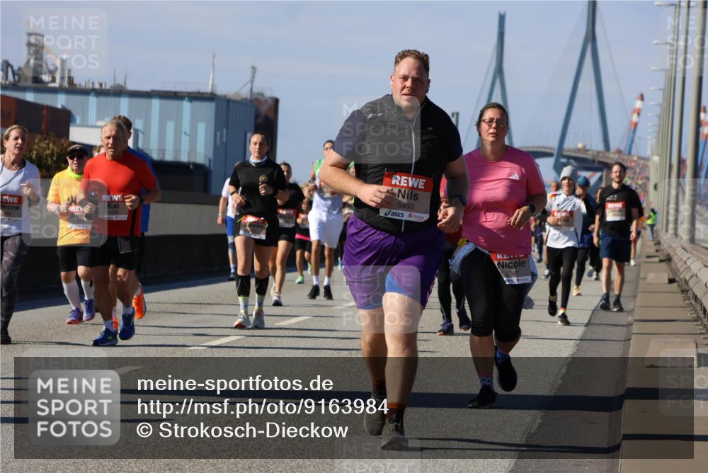 03.10.2025 - Köhlbrandbrückenlauf Strokosch-Dieckow http://msf.ph/oto/9163984 03.10.2025 13:05:57 Position 3 6169, 6168, 5493, 5321 meine-sportfotos.de