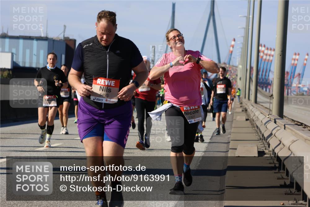 03.10.2025 - Köhlbrandbrückenlauf Strokosch-Dieckow http://msf.ph/oto/9163991 03.10.2025 13:05:59 Position 3 5493, 5321 meine-sportfotos.de