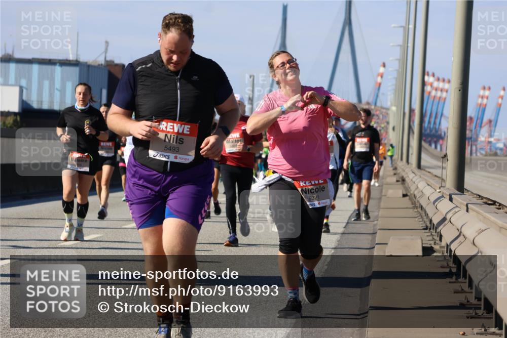 03.10.2025 - Köhlbrandbrückenlauf Strokosch-Dieckow http://msf.ph/oto/9163993 03.10.2025 13:05:59 Position 3 5493, 5321 meine-sportfotos.de