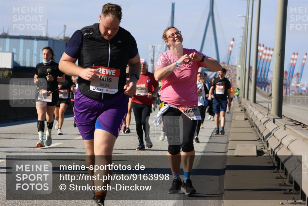 03.10.2025 - Köhlbrandbrückenlauf Strokosch-Dieckow http://msf.ph/oto/9163998 03.10.2025 13:05:59 Position 3 5493, 532 meine-sportfotos.de
