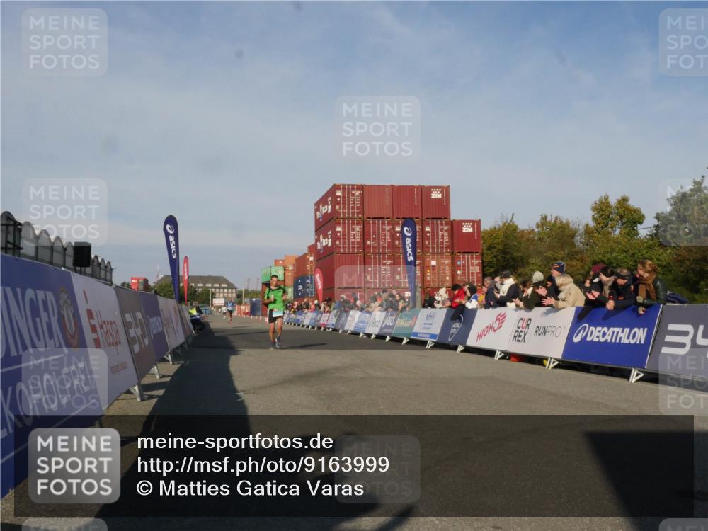 03.10.2025 - Köhlbrandbrückenlauf Matties Gatica Varas http://msf.ph/oto/9163999 03.10.2025 09:49:43 Ziel 2700 meine-sportfotos.de