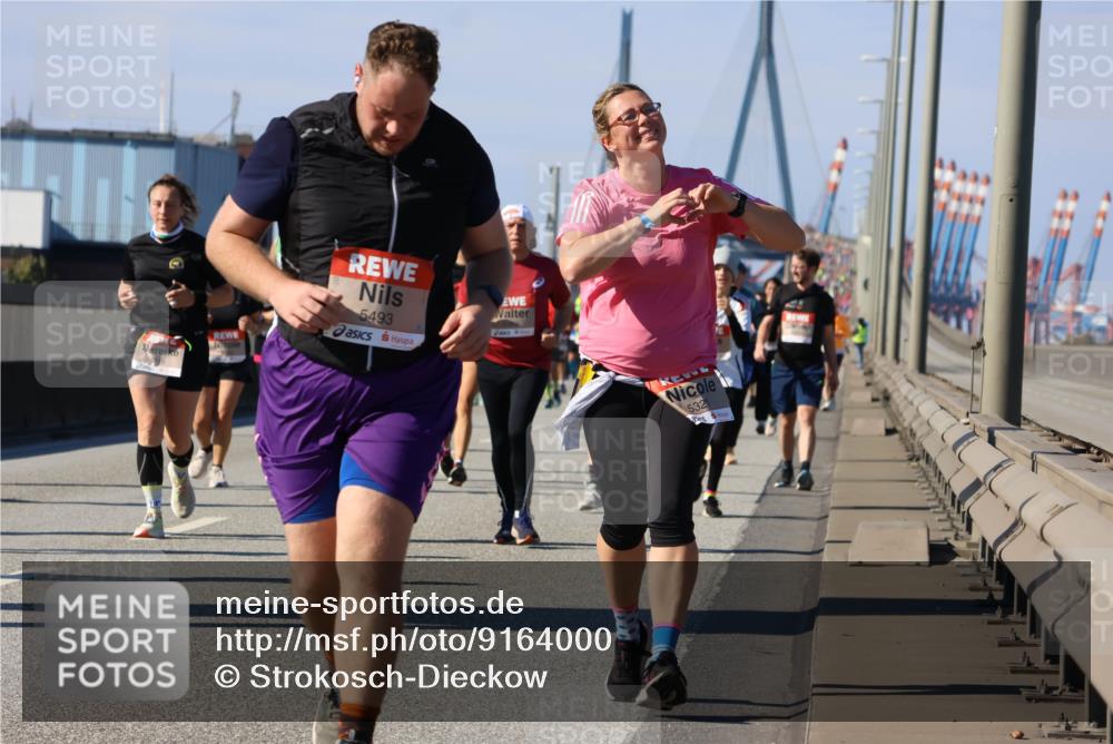 03.10.2025 - Köhlbrandbrückenlauf Strokosch-Dieckow http://msf.ph/oto/9164000 03.10.2025 13:05:59 Position 3 5493, 5321 meine-sportfotos.de