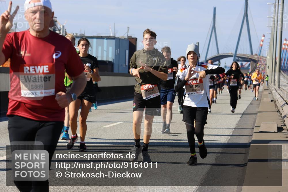 03.10.2025 - Köhlbrandbrückenlauf Strokosch-Dieckow http://msf.ph/oto/9164011 03.10.2025 13:06:06 Position 3 5389, 5056, 4945 meine-sportfotos.de