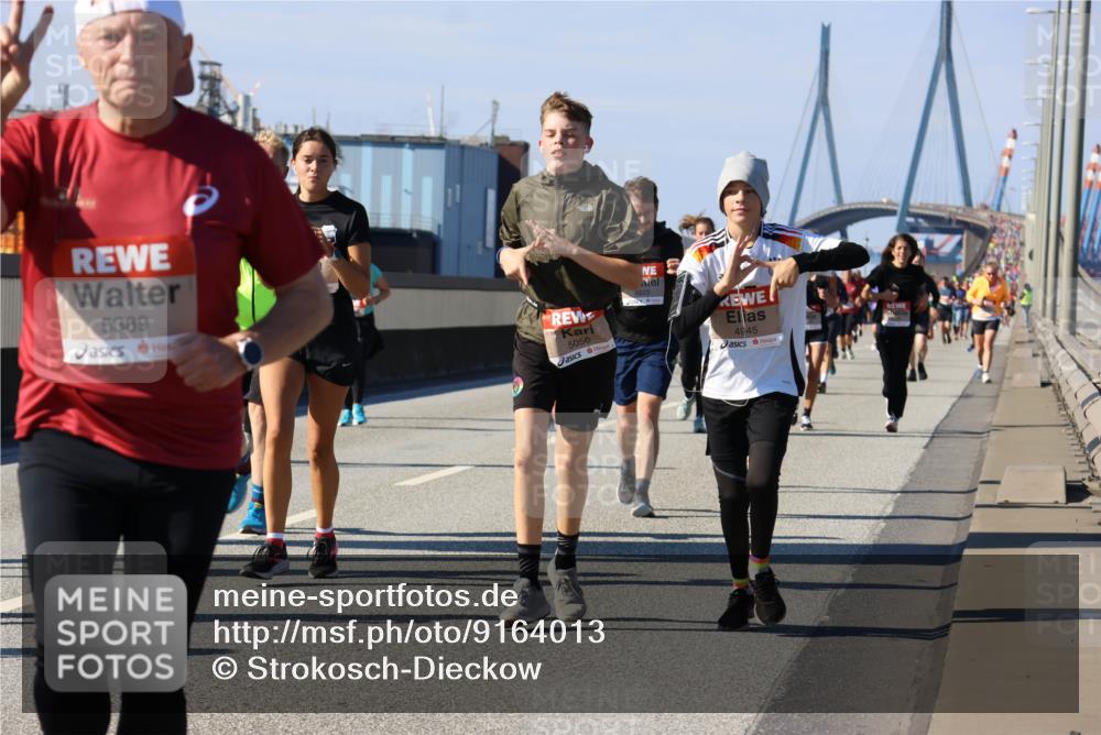 03.10.2025 - Köhlbrandbrückenlauf Strokosch-Dieckow http://msf.ph/oto/9164013 03.10.2025 13:06:06 Position 3 5389, 5056, 4945 meine-sportfotos.de
