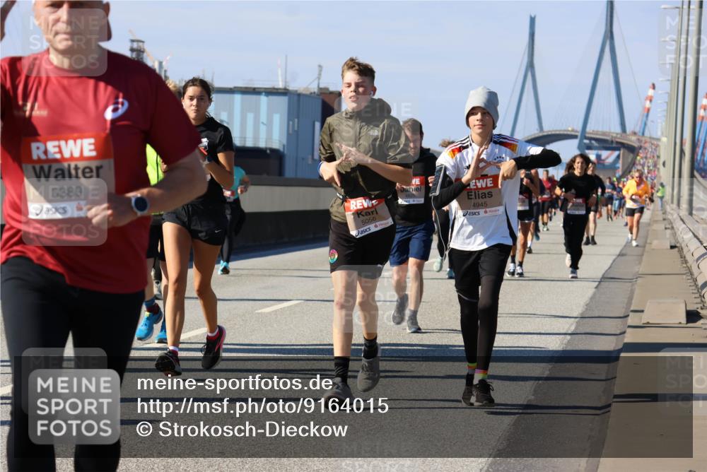 03.10.2025 - Köhlbrandbrückenlauf Strokosch-Dieckow http://msf.ph/oto/9164015 03.10.2025 13:06:06 Position 3 5389, 5056, 4945 meine-sportfotos.de