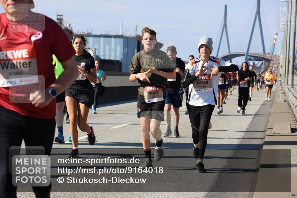 03.10.2025 - Köhlbrandbrückenlauf Strokosch-Dieckow http://msf.ph/oto/9164018 03.10.2025 13:06:06 Position 3 5389, 5056, 4945 meine-sportfotos.de
