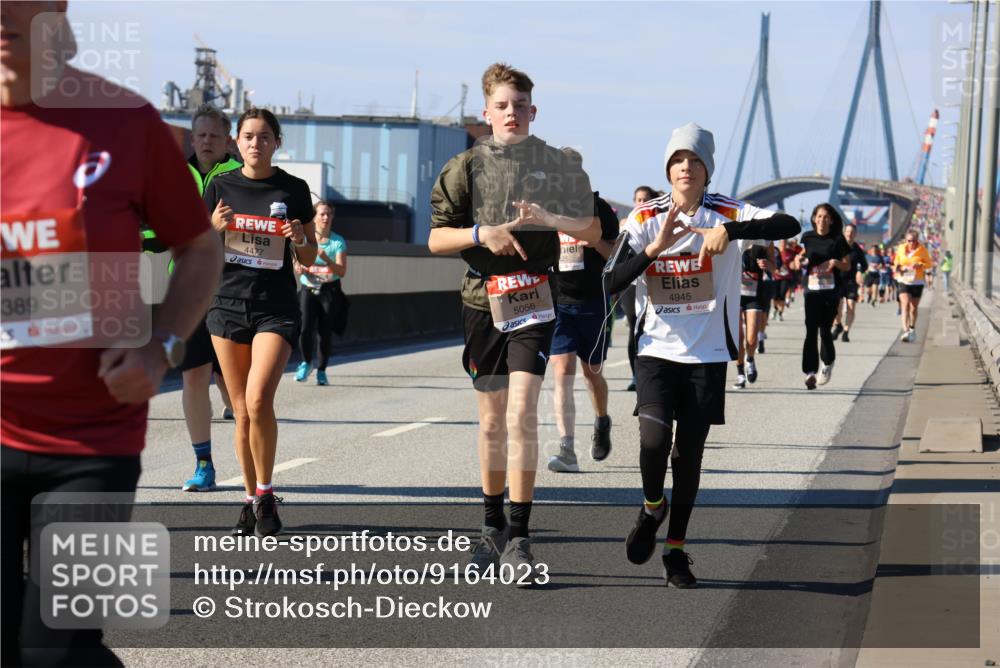 03.10.2025 - Köhlbrandbrückenlauf Strokosch-Dieckow http://msf.ph/oto/9164023 03.10.2025 13:06:06 Position 3 389, 4477, 5056, 4945 meine-sportfotos.de