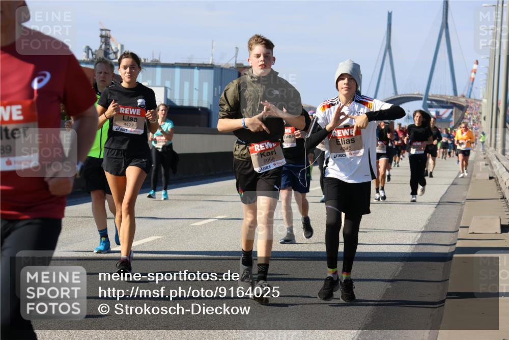 03.10.2025 - Köhlbrandbrückenlauf Strokosch-Dieckow http://msf.ph/oto/9164025 03.10.2025 13:06:06 Position 3 89, 4477, 5056, 4945 meine-sportfotos.de
