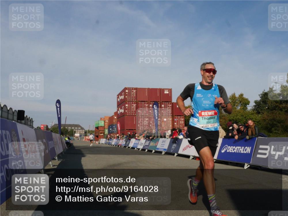 03.10.2025 - Köhlbrandbrückenlauf Matties Gatica Varas http://msf.ph/oto/9164028 03.10.2025 09:49:56 Ziel 1041, 2176 meine-sportfotos.de
